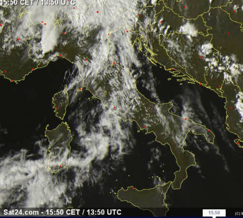 Violento temporale sul Piemonte visto da satellite - www.sat24.com