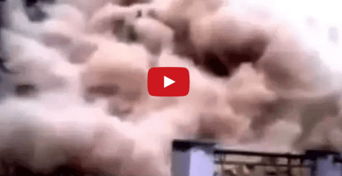 Terremoto Nepal: tremendo video di una frana in diretta che investe un intero villaggio - frame Youtube