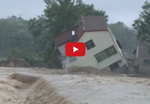 Alluvione in Cina: il video di una casa spazzata via dalla furia dell'acqua - Youtube