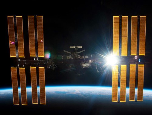 Stazione Spaziale Internazionale: astronauti nella ISS a causa di un possibile detrito spaziale in arrivo