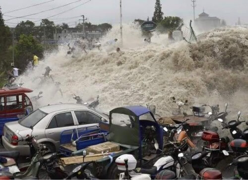 Tifone Chan-Hom sulla Cina, eccezionali immagini delle onde di tempesta a Nord di Shangai - Alertaroja