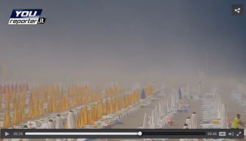 Tempesta di sabbia a Lignano a causa di un violento temporale, il video - Youreporter