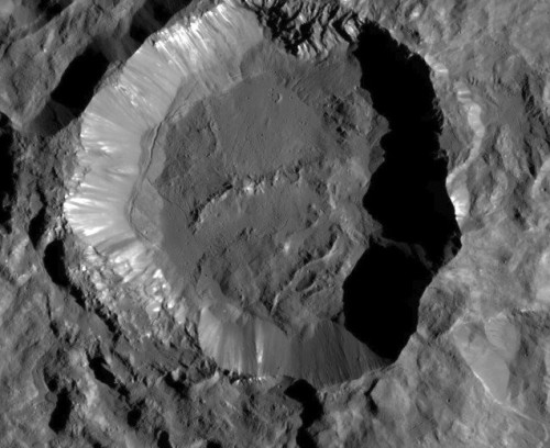 Risultati immagini per cratere pianeta