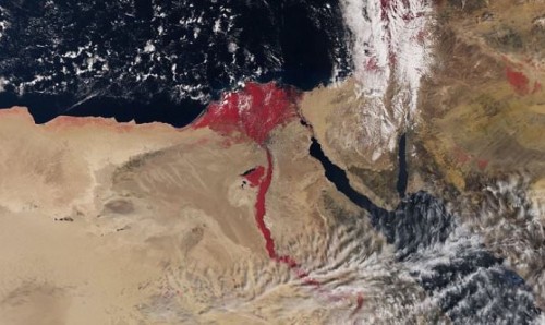Nilo rosso sangue dallo spazio