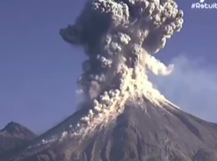 Eruzione vulcano Colima, Messico, video dell'imponente esplosione  - frame Youtube