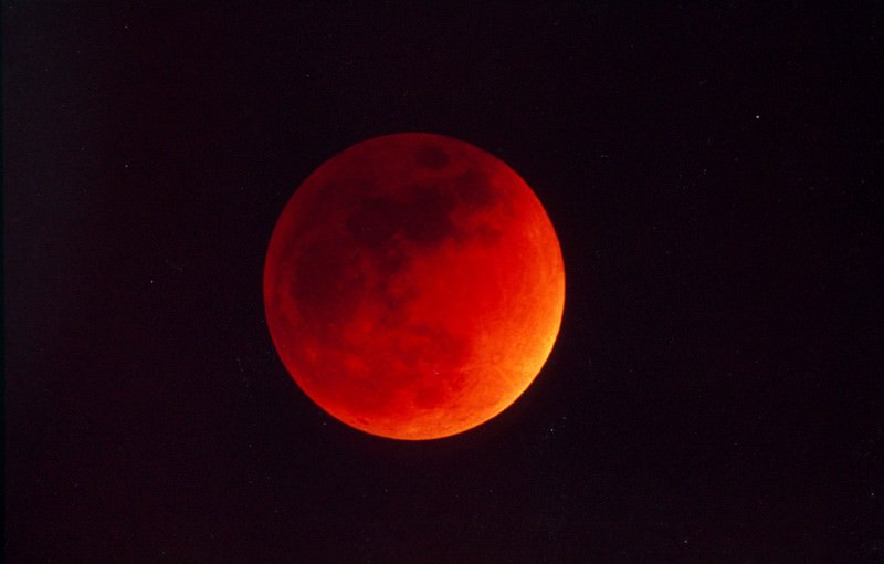 E’ il giorno dell’eclissi di Luna: sarà un Sabato 4 Aprile di grande fascino