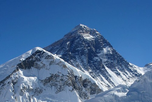 Il terremoto in Nepal ha spostato la cima dell'Everest di 3 centimetri