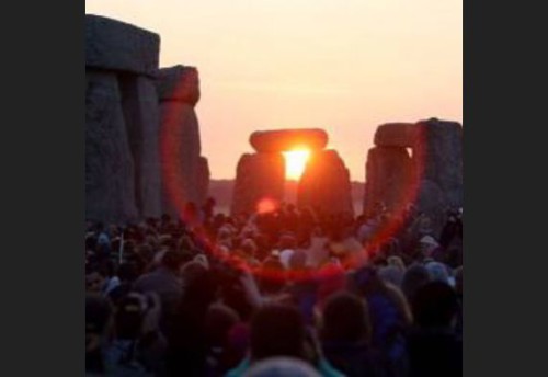 Festa del solstizio d'Estate, in 23.000 a Stonehenge 
