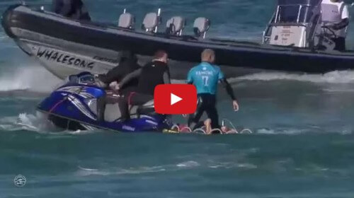 Mick Fanning, l'uomo attaccato in diretta da uno squalo durante competizione di surf - Youtube