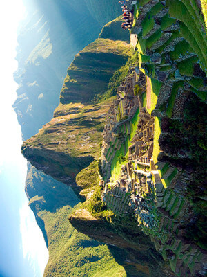 Ecco cosa accade se si gira di 90 gradi la foto di Machu Picchu