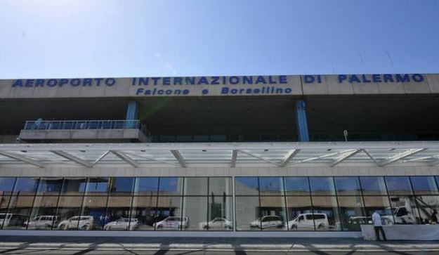 Palermo atterraggio d'emergenza per aereo militare turco, polizia in pista