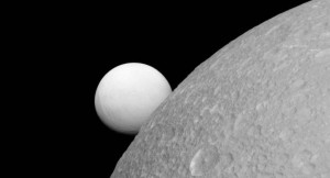 encelado-dione1-e1447890334791.jpg