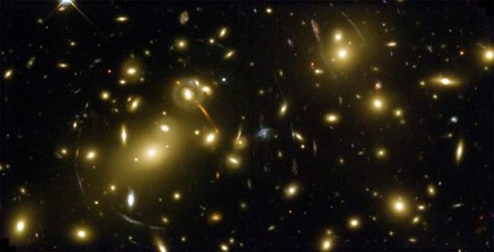 Energia oscura: lo studio sugli ammassi di galassie