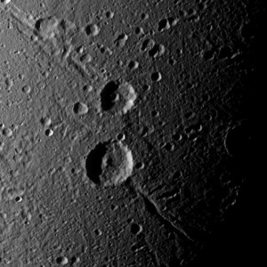 Dione-crateri-italo-caieta.jpg