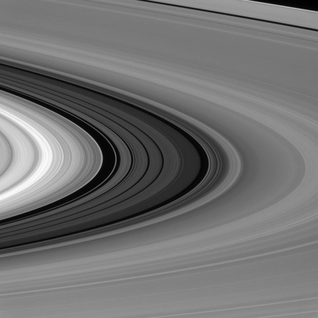 divisione-cassini-saturno-anelli-1.jpg