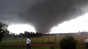 tornado-uruguay-e1461088383564.jpg