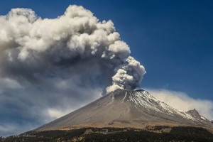 eruzione-vulcano-sabancaya-e1478605549789.jpg