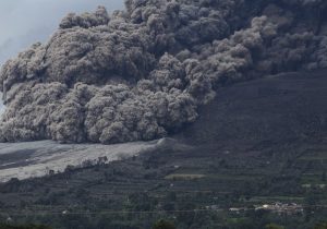 eruzione-sinabung-e1501753291446.jpg