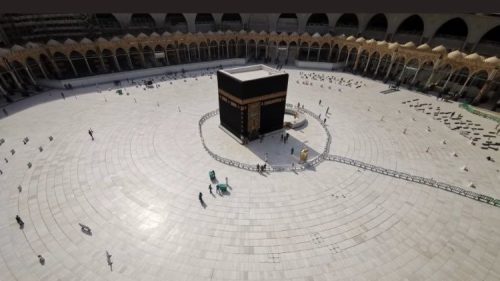 Il Coronavirus svuota la Kaaba in Arabia Saudita