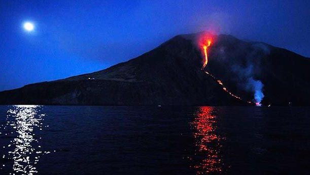 cropped-stromboli-1.jpg