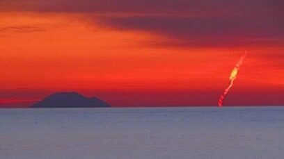 Meteoroide su cieli del Sud Italia al tramonto