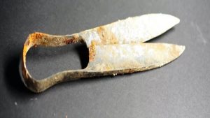 2300-year-old-Celtic-scissors-in-Munih-Senling-min-1024x317-1.jpg