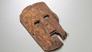 wwooden-mask-in-Osaka-min-1.jpg