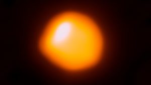 2048px-Betelgeuse_captured_by_ALMA.jpg