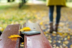 mobile-phone-on-park-bench-m.jpg