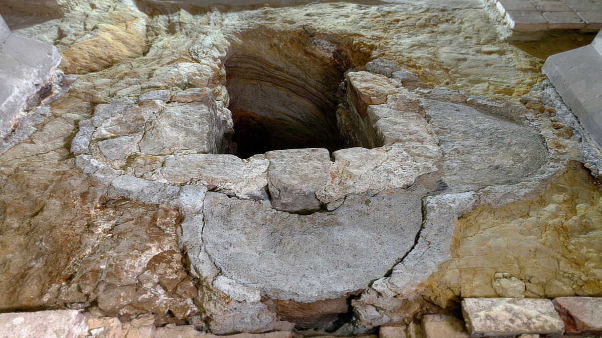 Baptismal-font-from-the-Ottonian-period-min-1-1.jpeg