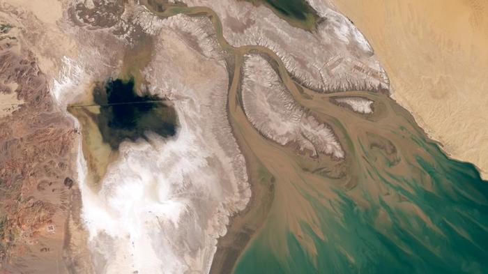 satellite-image-of-the-colorado-river-delta-m-1.jpg