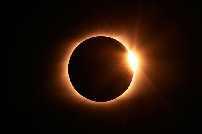 total-solar-eclipse-m-1-1.jpg