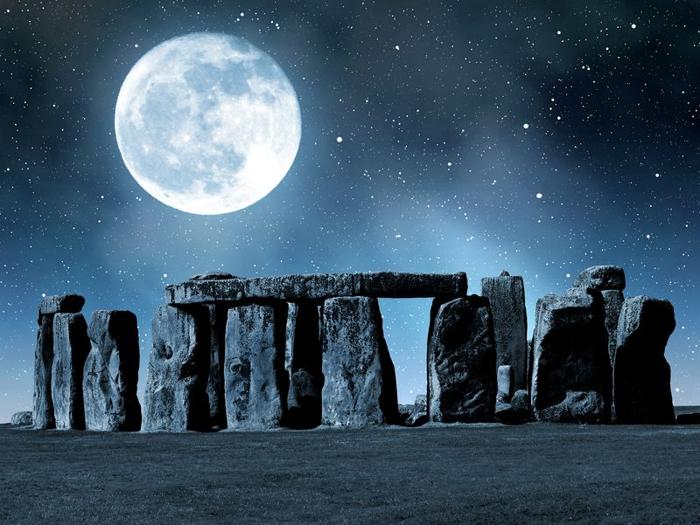 stonehenge-moon-m-1.jpg