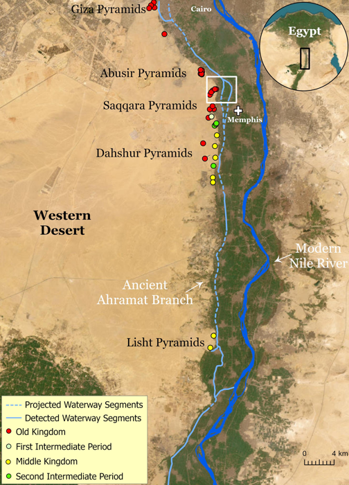 Il corso d'acqua dell'antico Ramo di Ahramat delimita un gran numero di piramidi risalenti dal Regno Antico al Periodo Intermedio Secondo, spaziando tra la Terza Dinastia e la Tredicesima Dinastia.