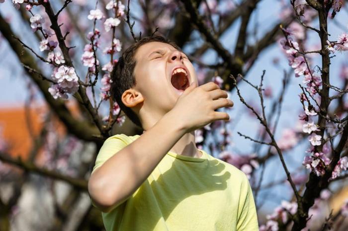 kid-sneezing-m-1.jpg