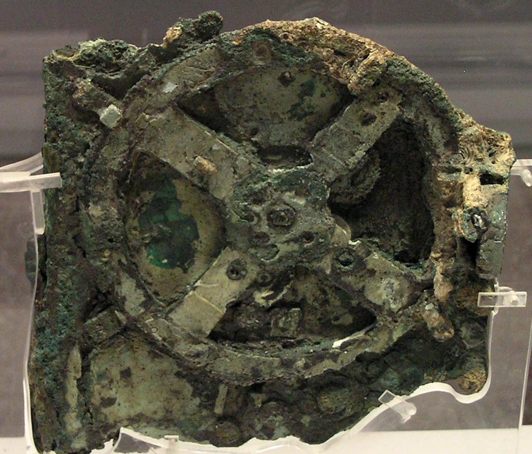 Antikythera-mechanism-1-min-e1719529766609.jpg