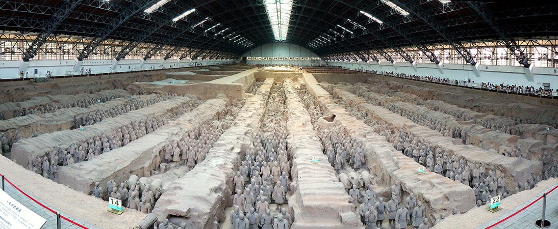 Una camera sepolcrale carica di tesori trovata nascosta tra l’esercito di terracotta