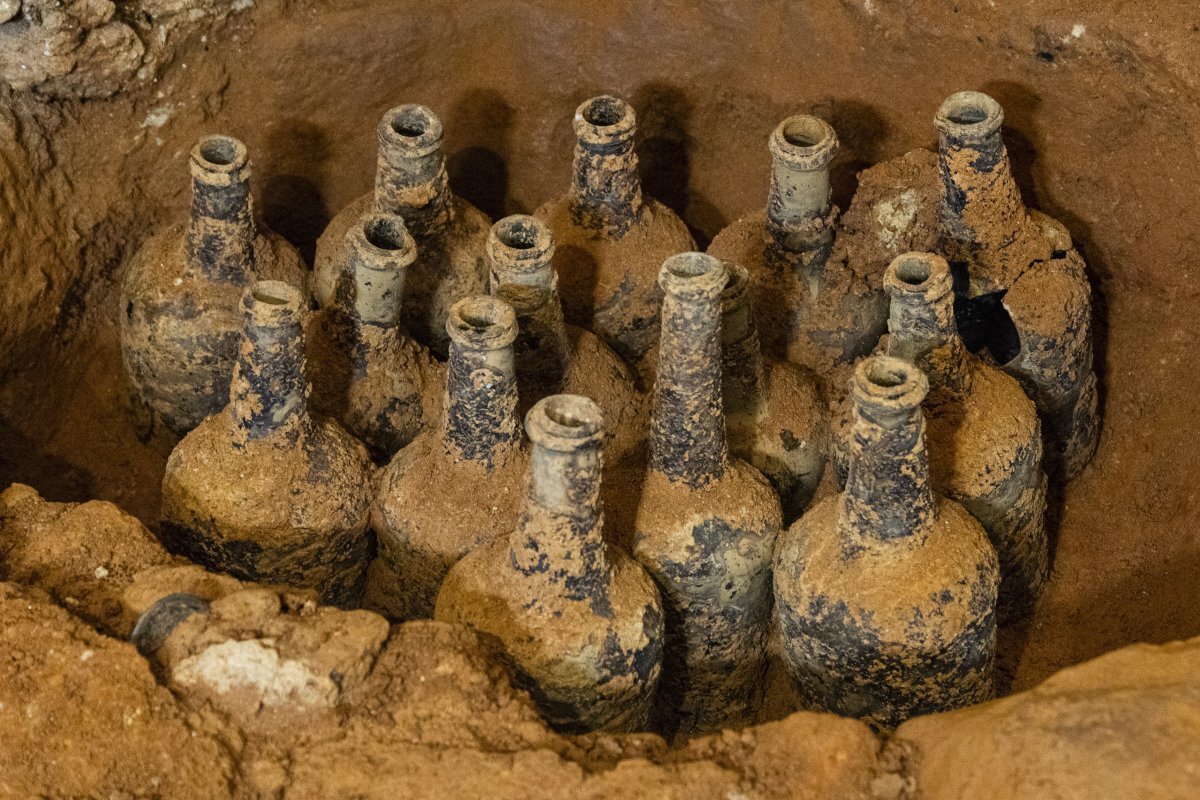 glass-bottles-found-mount-vernon-virginia.jpg