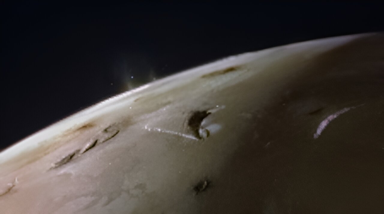 La missione Juno rivela i misteri dei satelliti di Giove: scoperte straordinarie su Io