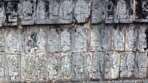 Una ricerca svela nuove informazioni sui rituali di sacrificio infantile dell’Impero Maya