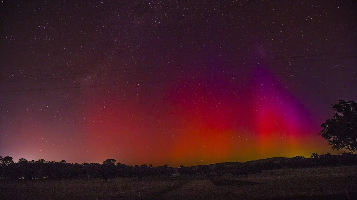 Anche luoghi così lontani dai poli come Perth, in Australia, hanno avuto magnifiche aurore a maggio.