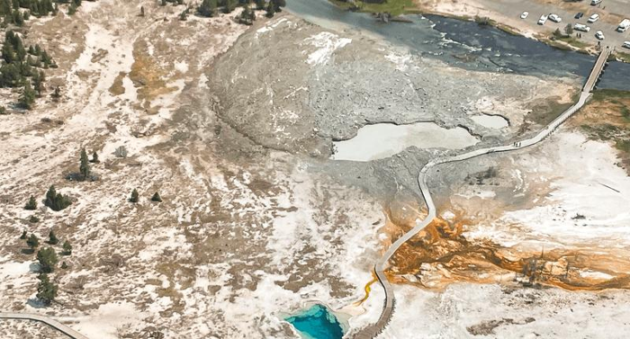 Esplosione idrotermale a Yellowstone: Rischi e Sicurezza