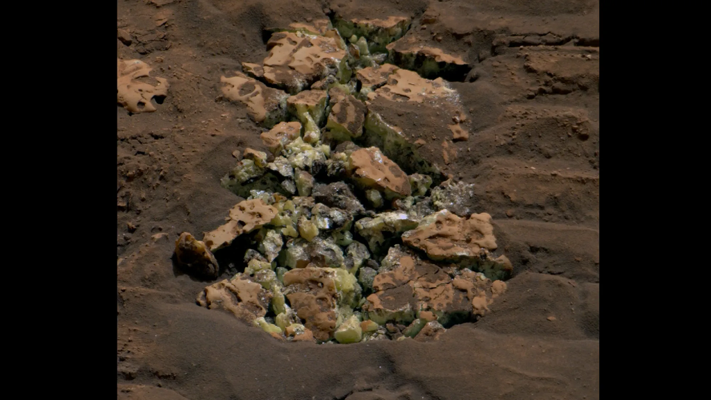 Curiosity scopre per la prima volta roccia con cristalli di zolfo su Marte