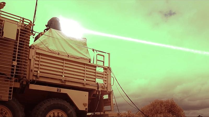 Arma Laser ad Alta Velocità Testata con Successo dall’Esercito Britannico