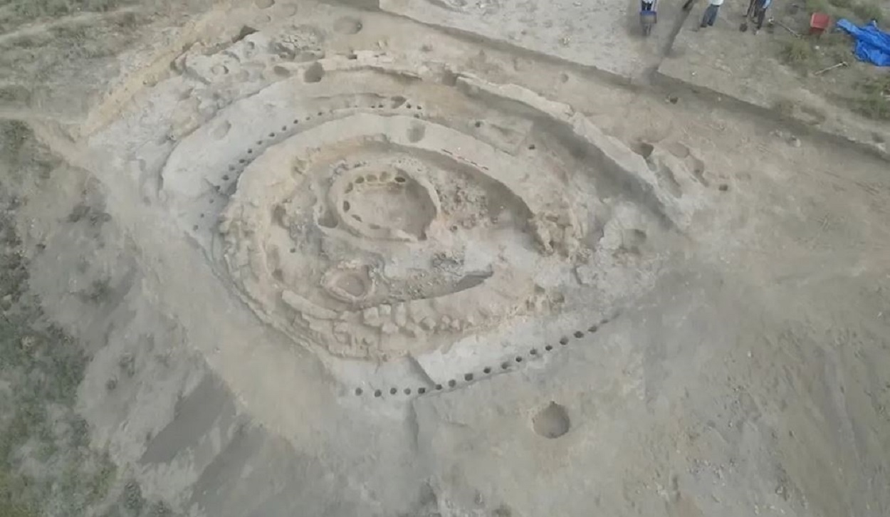 L’annuncio storico: scoperta un’enorme mensa con stoviglie di 3500 anni fa