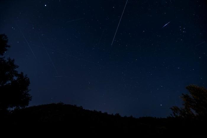 Spettacolare doppia pioggia di meteoriti nel cielo: Alfa Capricornidi e Delta Aquaridi del Sud