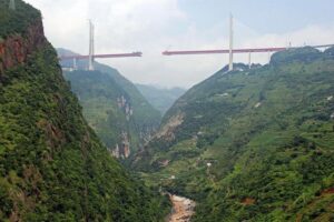 Il Ponte Beipanjiang: Un Capolavoro Ingegneristico Cinese