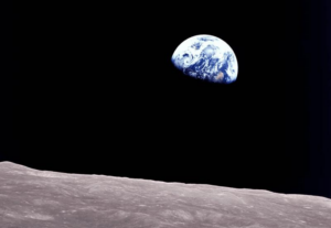 earthrise-m-1.png