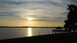 lago peigneu di sera