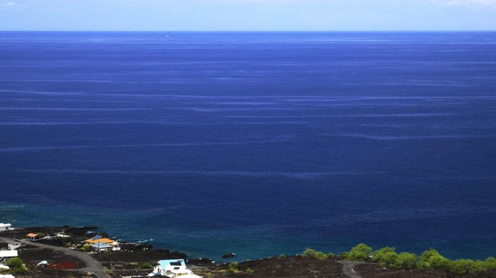 zone di mare calmo dove si trovano le chiazze d'olio oceaniche